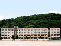 中学校　山田中学校（中学校）まで2583m