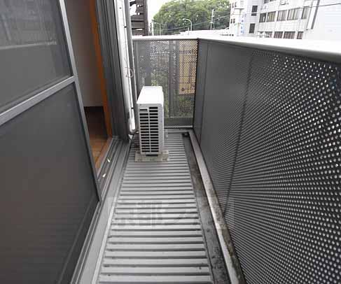 バルコニー　日当たりの良いバルコニー。