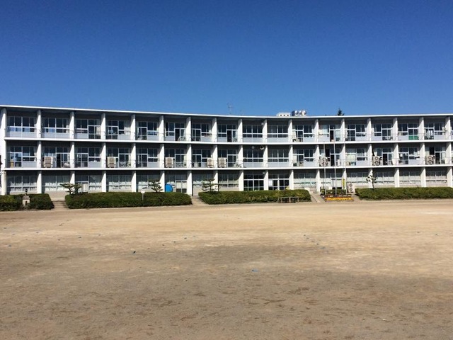 小学校　瑞穂市立牛牧小学校（小学校）まで279m