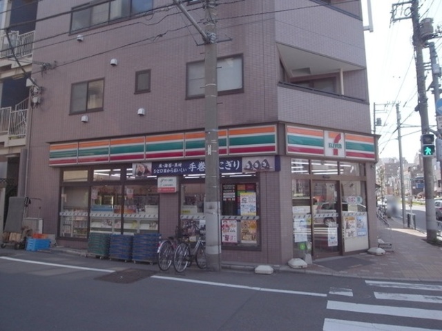 コンビニ　セブンイレブン墨田菊川店（コンビニ）まで749m