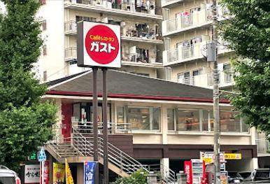 飲食店　ガスト横浜長者町店（から好し取扱店）（飲食店）まで342m