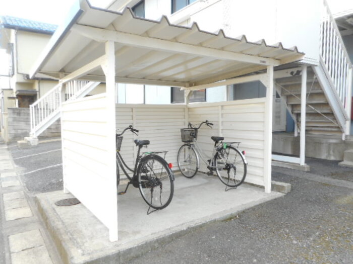 その他　駐輪場（屋根付き）