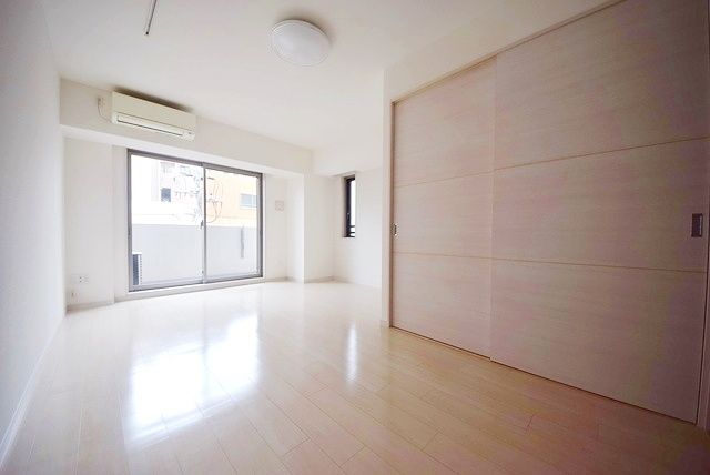 居室・リビング　他部屋参考写真です