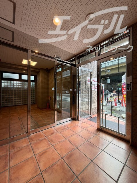 地下鉄御堂筋線 東三国駅 徒歩5分 10階建 築27年の外観写真