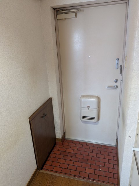 MRハイツの玄関写真