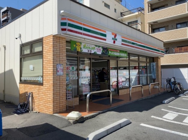 コンビニ　セブンイレブン新宿中落合3丁目店（コンビニ）まで110m
