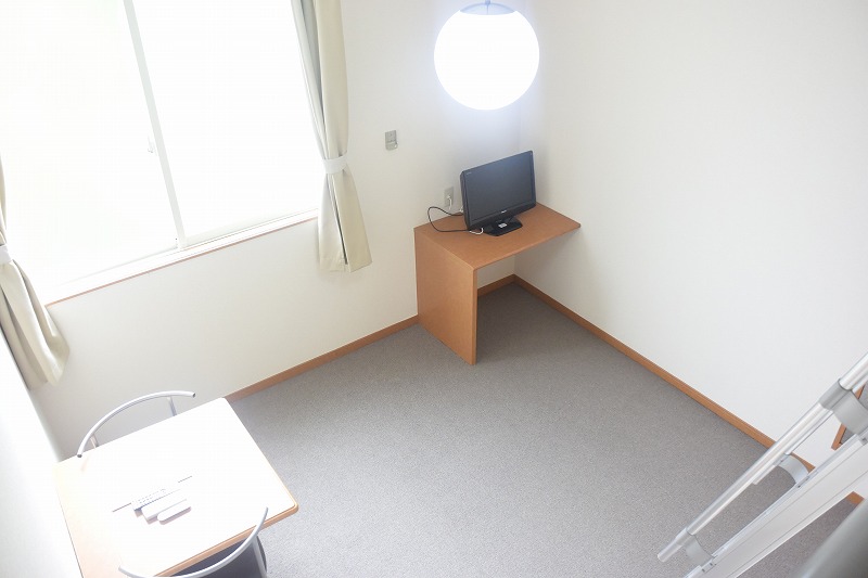 レオパレスパルクの居間写真
