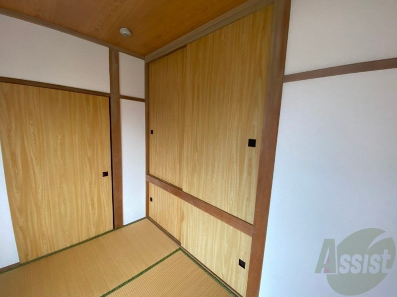 収納　寝室の収納です。部屋がすっきり片付きます。