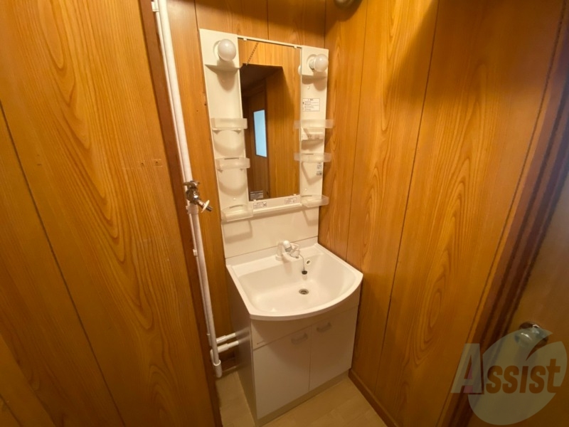 洗面設備　こちらに洗面台があります。朝の洗顔はこちらで。