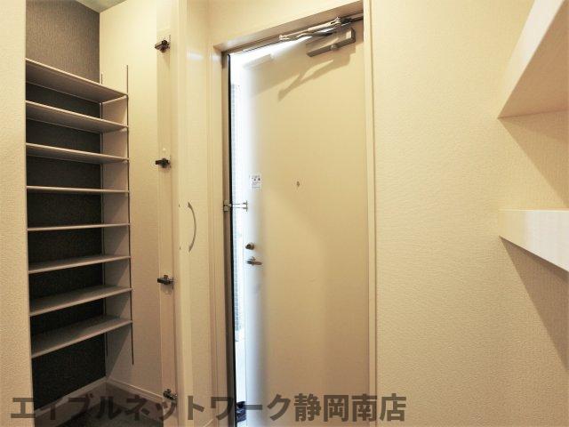 玄関　ゆったりとした玄関です