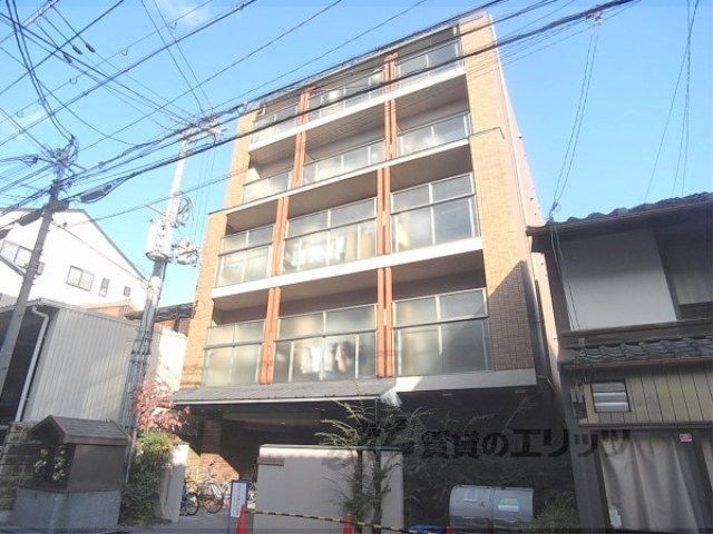 京都市下京区吉文字町のマンションの建物外観