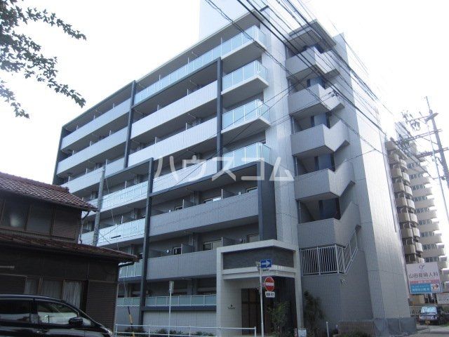 名古屋市中村区岩塚本通のマンションの建物外観