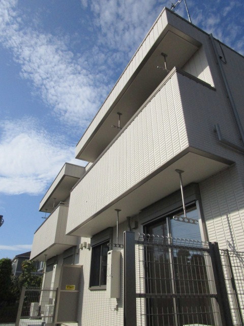 横浜市都筑区牛久保西のマンションの建物外観