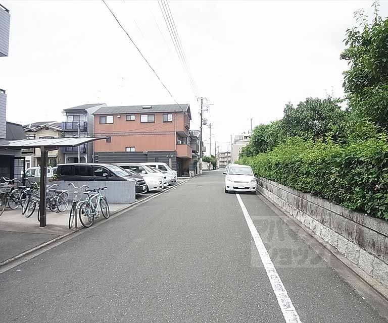 その他　全面道路です。
