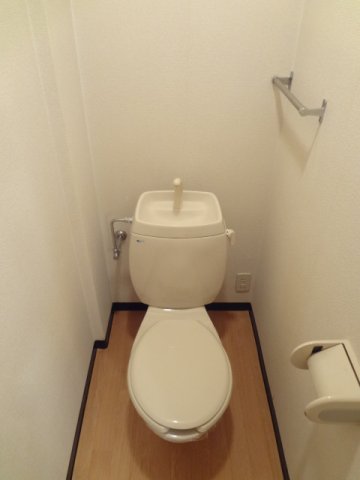 【ハッピーシャトウIのトイレ】