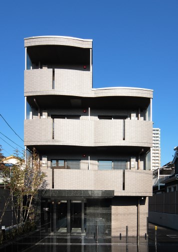 ルーブル駒沢大学参番館の建物外観