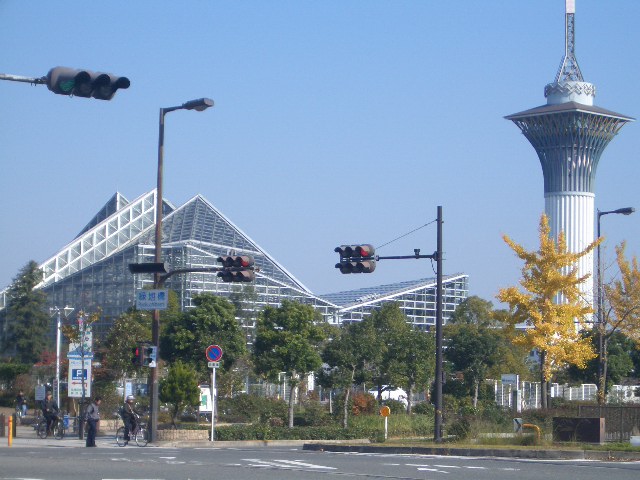 【シャンボール鶴見の公園】