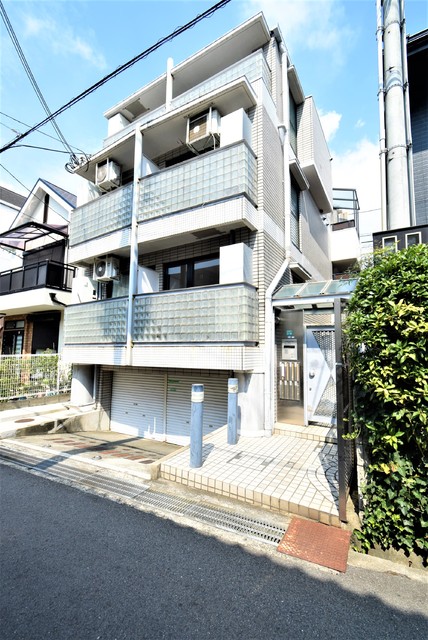 芦屋市平田北町のマンションの建物外観