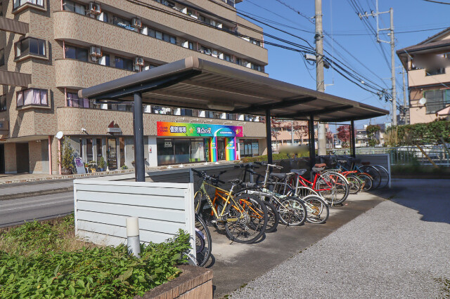 【宇都宮市平松本町のアパートの駐車場】