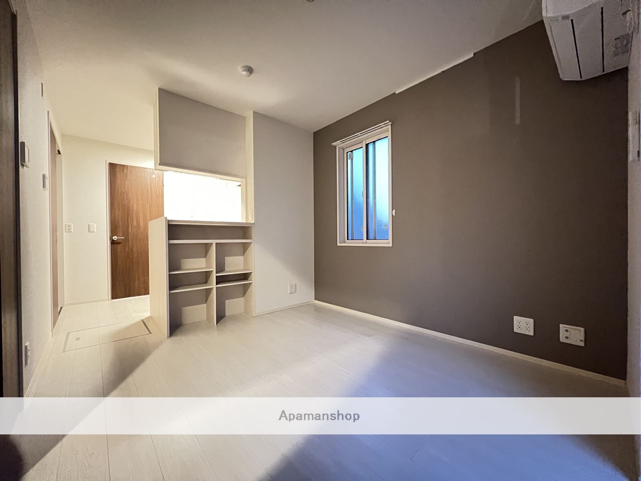 居室・リビング　※同物件、別部屋になります。