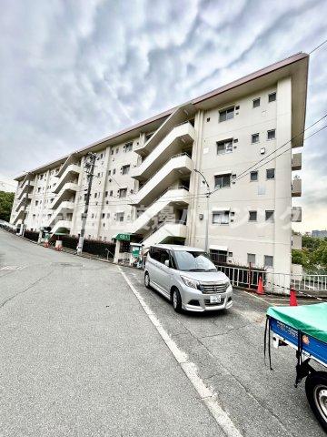 【藤白台住宅D33の建物外観】