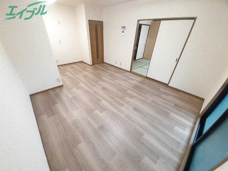 居室・リビング　同型参考写真