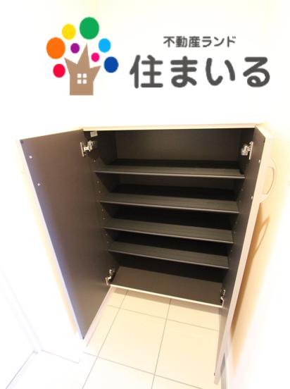玄関　※写真は同型タイプとなります