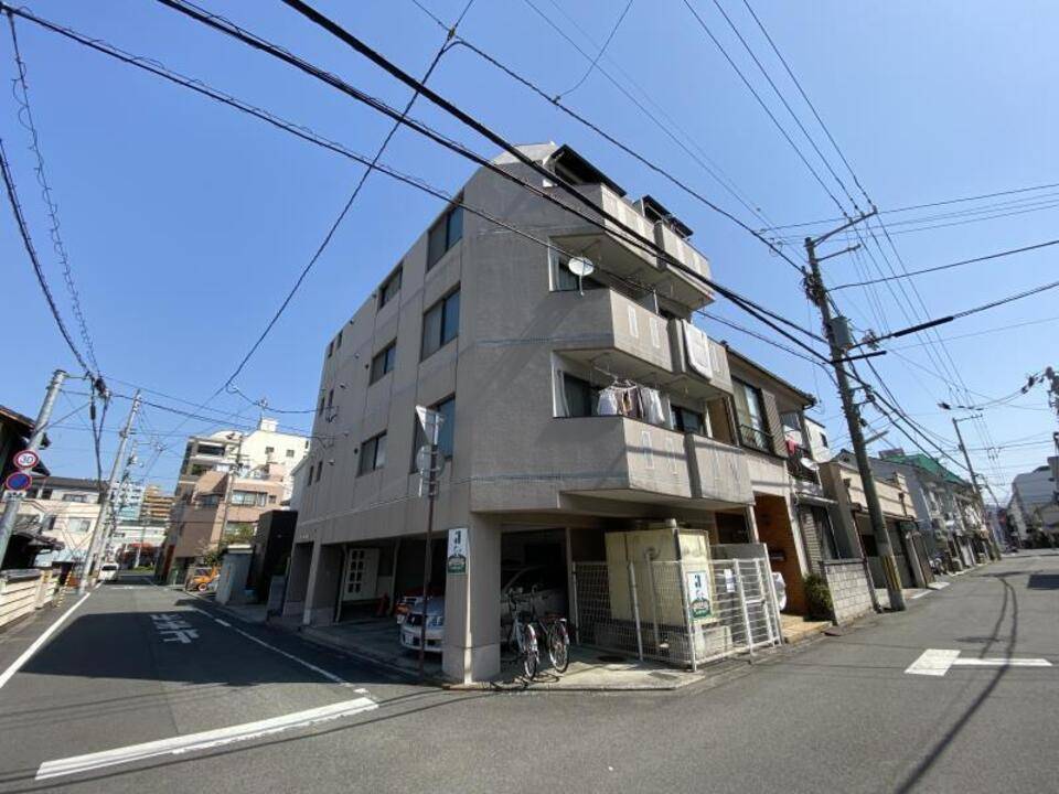 松山市柳井町のマンションの建物外観