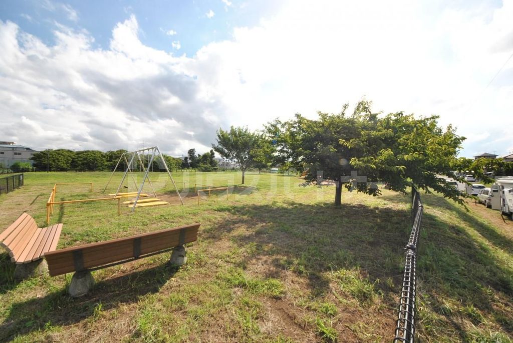 【松戸市六実のアパートの公園】