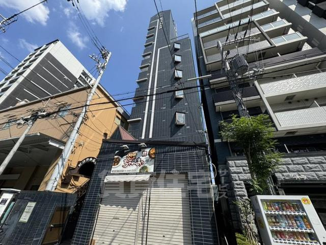 大阪市中央区高津のマンションの建物外観