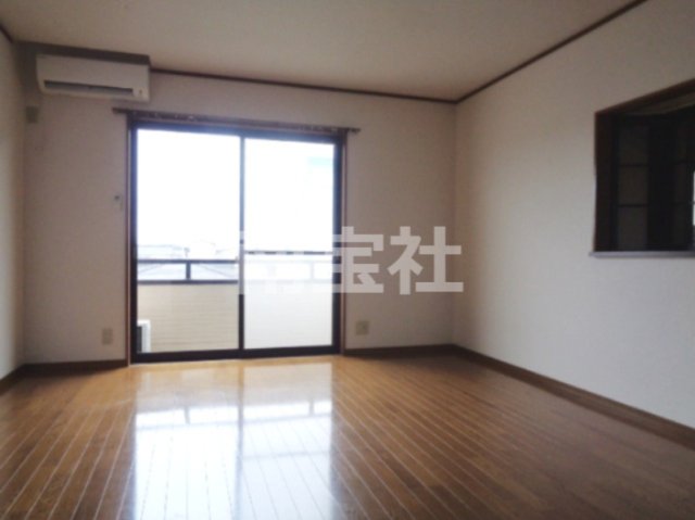 居室・リビング　１２畳のゆったり過ごせるリビングです