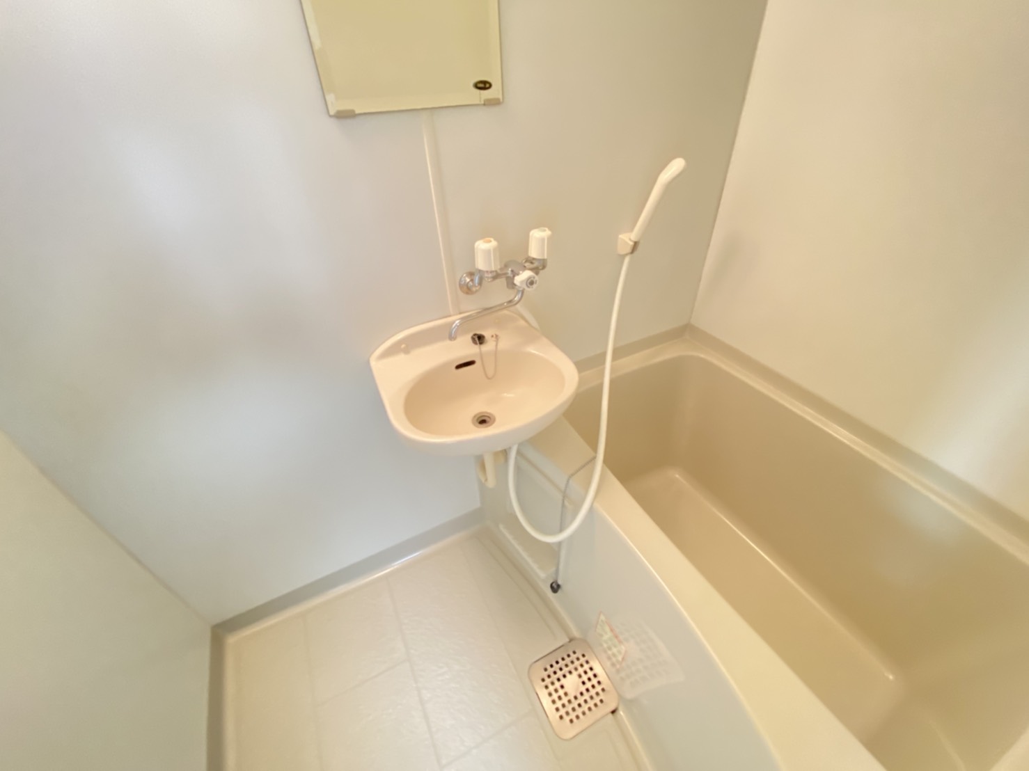 バス・シャワールーム　お風呂で日々の疲れを落としましょう