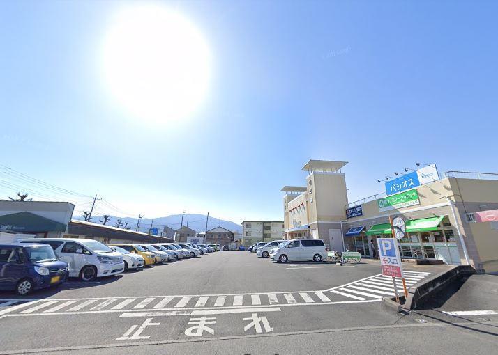 ドラックストア　クリエイトエス・ディー小田原中曽根店（ドラッグストア）まで397m