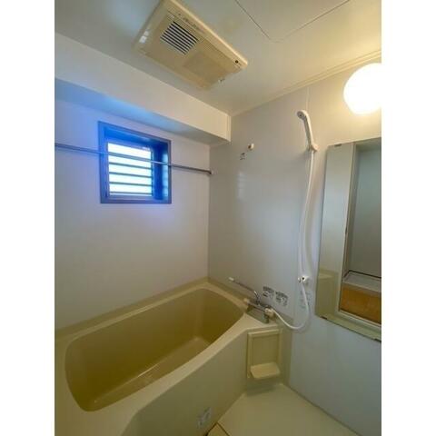 バス・シャワールーム　日々の暮らしに欠かせないお風呂です