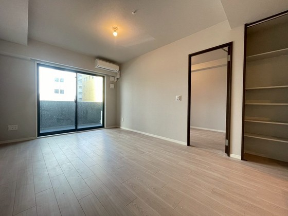 居室・リビング　※別部屋の写真です