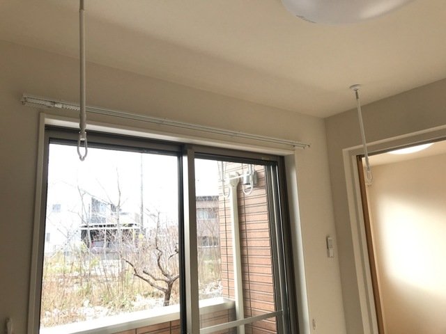 バルコニー　テラス、室内物干