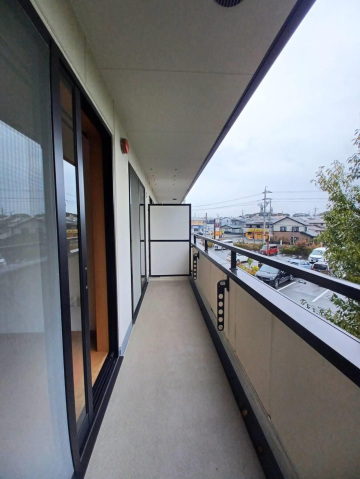 バルコニー　現況優先