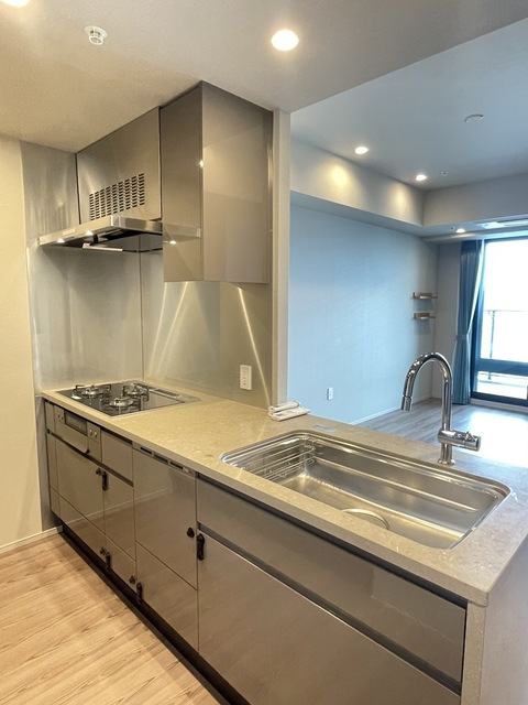 キッチン　３口ガスコンロ