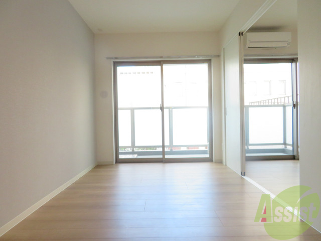 その他部屋・スペース　こちら洋室となっています。こちらに寝室はいかがでしょうか。