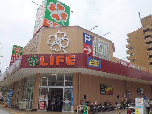 スーパー　ライフ 塩草店（スーパー）まで572m