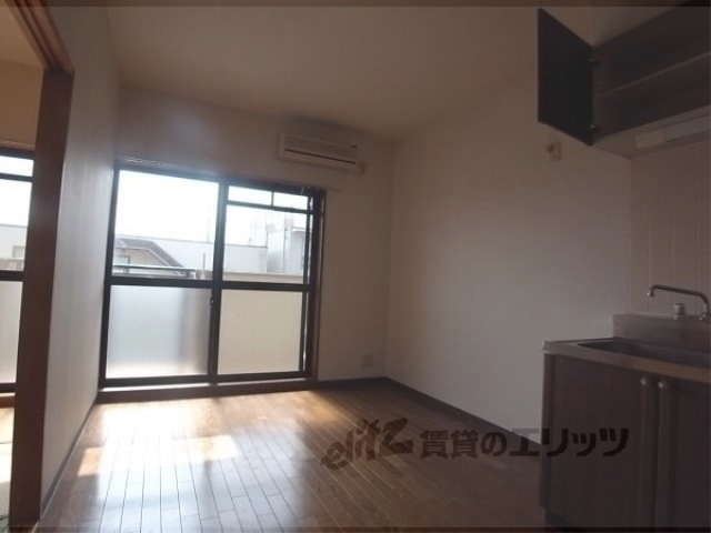 居室・リビング　リビング