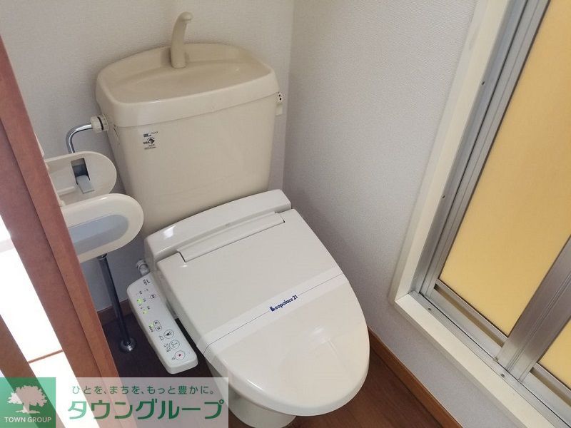 トイレ　同タイプ部屋の写真となり設備等は現況と異なる場合があります。