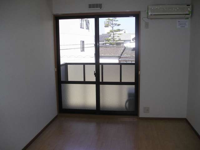 ソレジオの居間写真