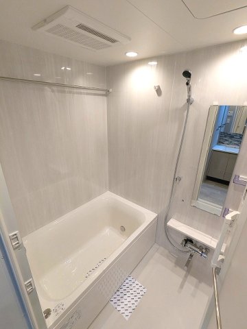バス・シャワールーム　追焚オートバス、浴室換気乾燥機付