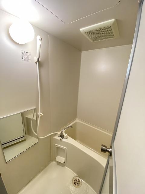 バス・シャワールーム　※写真は別号室のものになります。現状優先でお願い致します。