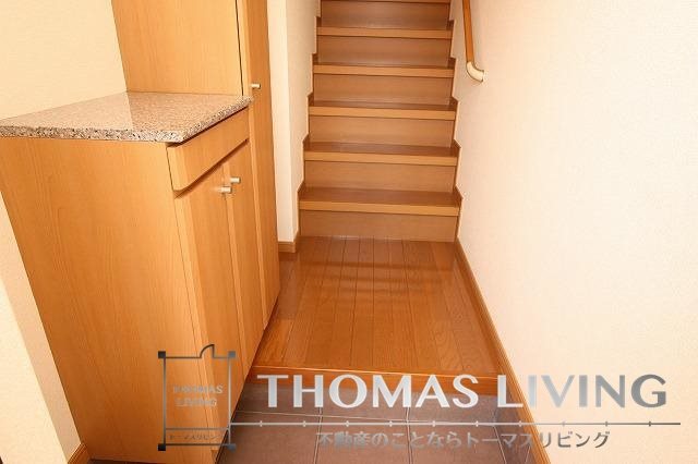 玄関　収納御座いますよ。