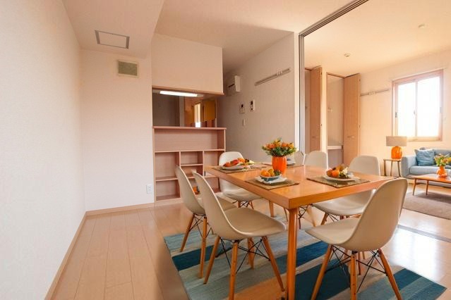 居室・リビング　ＣＧで家具等を配置したもので家具等は含まれません。