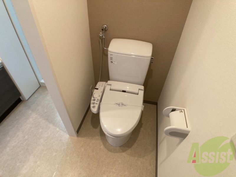 トイレ　ウォシュレット機能がついたトイレです。安心して使用できます。