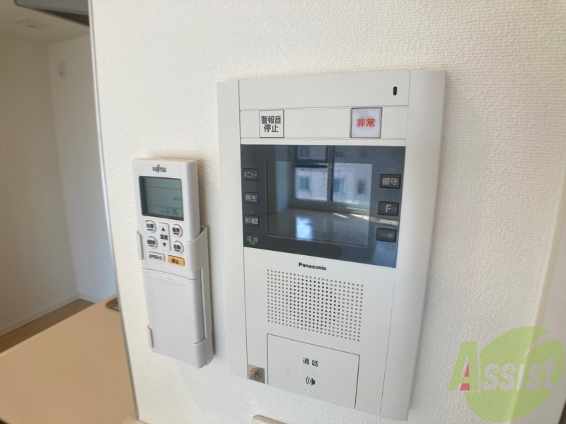 セキュリティ　モニターホンなので来客様の顔が見れます。安心ですね！