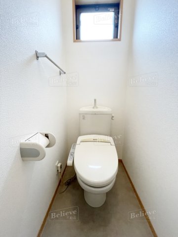 トイレ　嬉しい温水洗浄便座付き♪